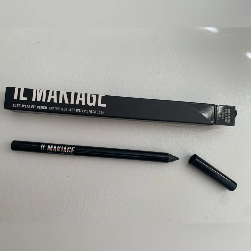 New in Box IL MAKIAGE Long-Wear Ey Pencil in “Batman” (black)